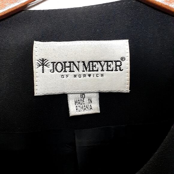 Ladies John Meyer of Norwich 2 Piece Skirt Suit Size 10 Beaded Embellished - Picture 2 of 9